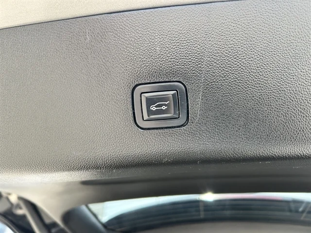 Used 2018 Brown CHEVROLET LT Cloth image 7