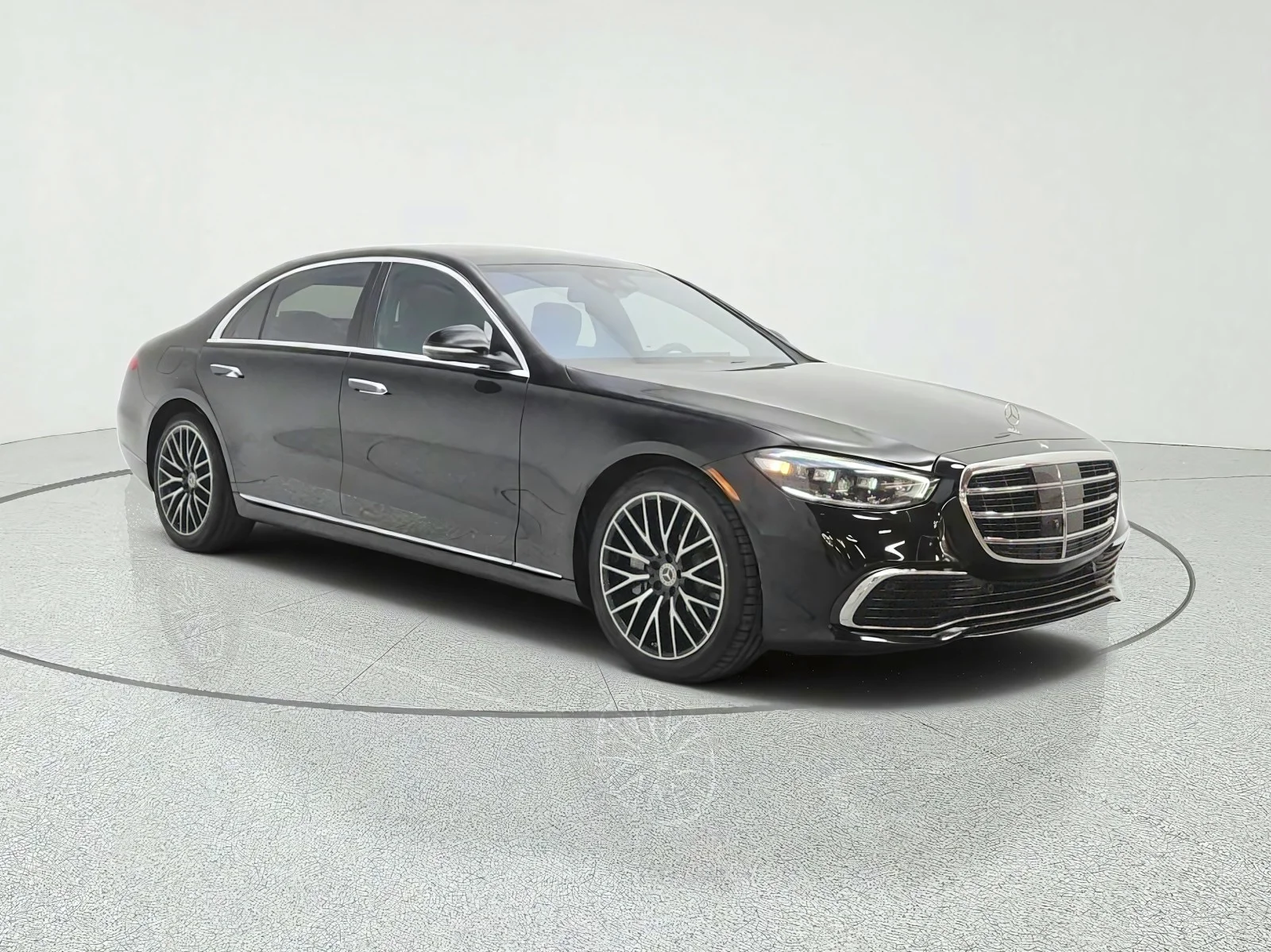 Certified Used 2022 Black Mercedes-Benz S 580 4MATIC® Sedan image 3