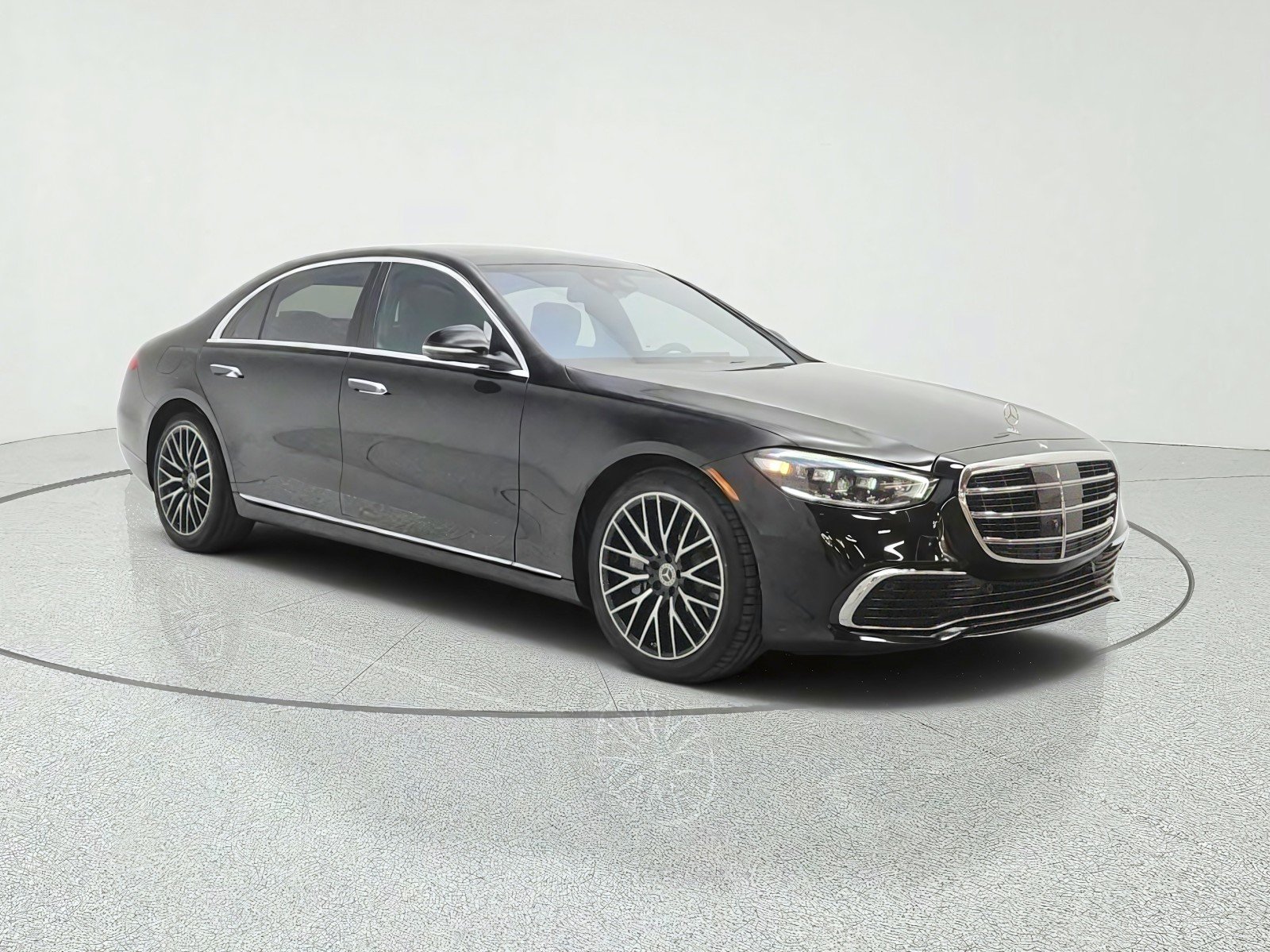 Certified Used 2022 Black Mercedes-Benz S 580 4MATIC® Sedan image 3