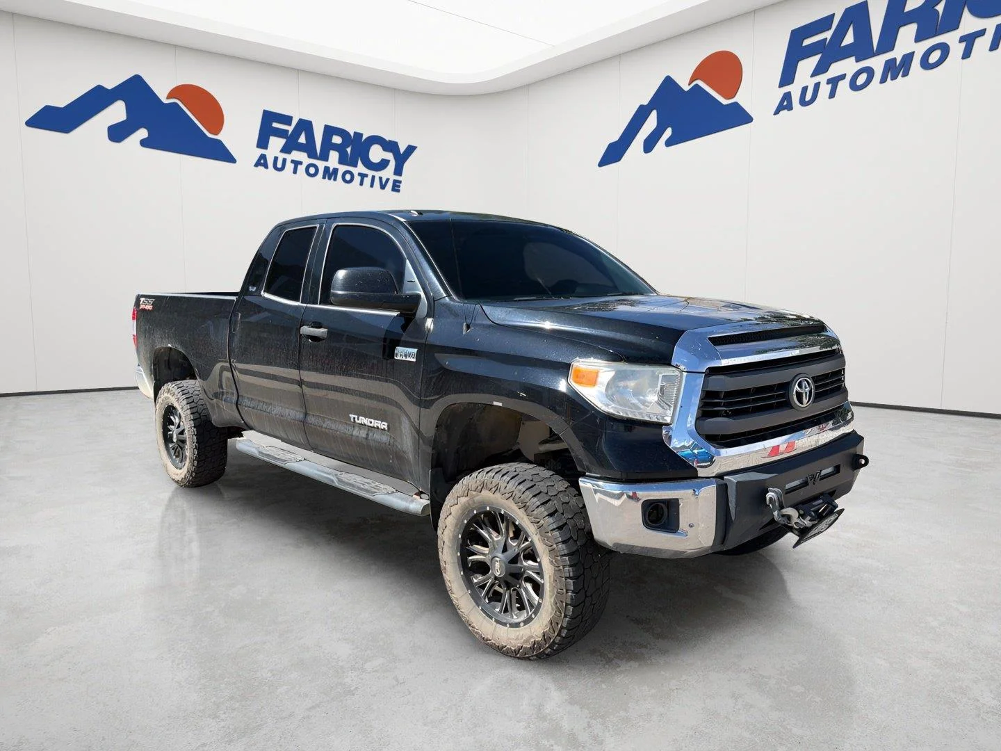 Used 2014 Black Toyota SR5 image 2