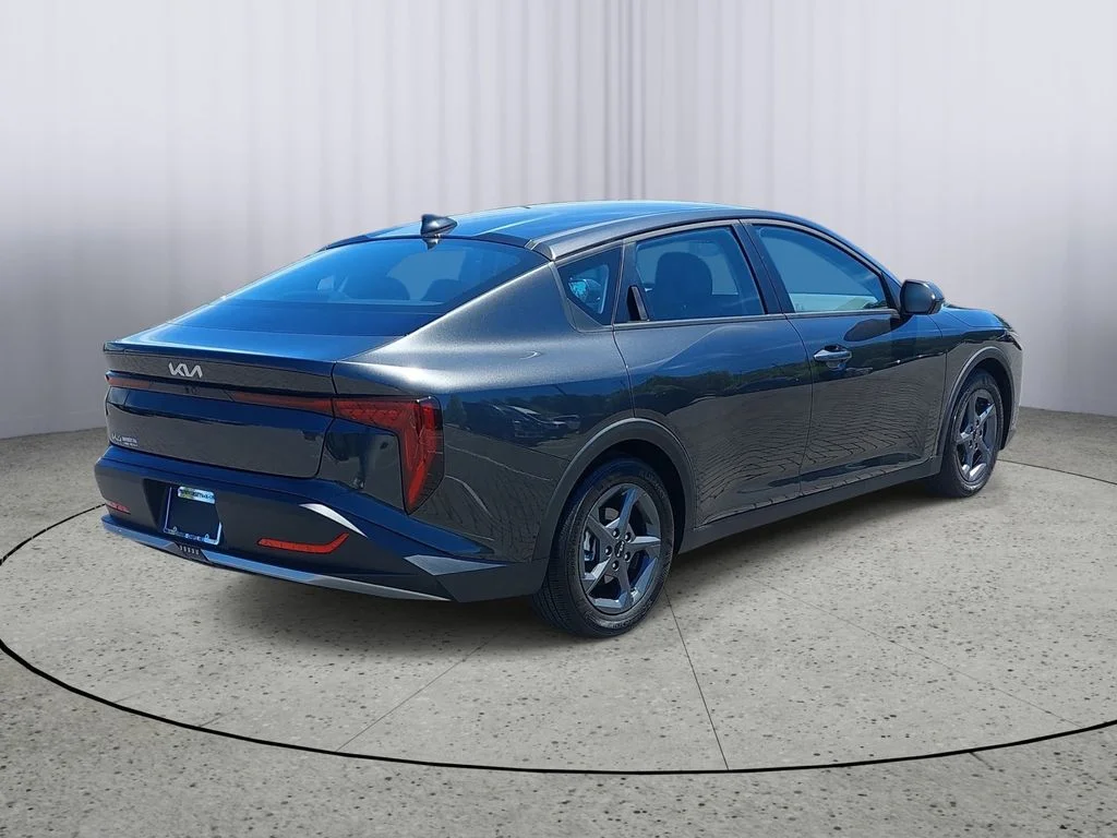 Used 2025 Gray Kia LXS image 3