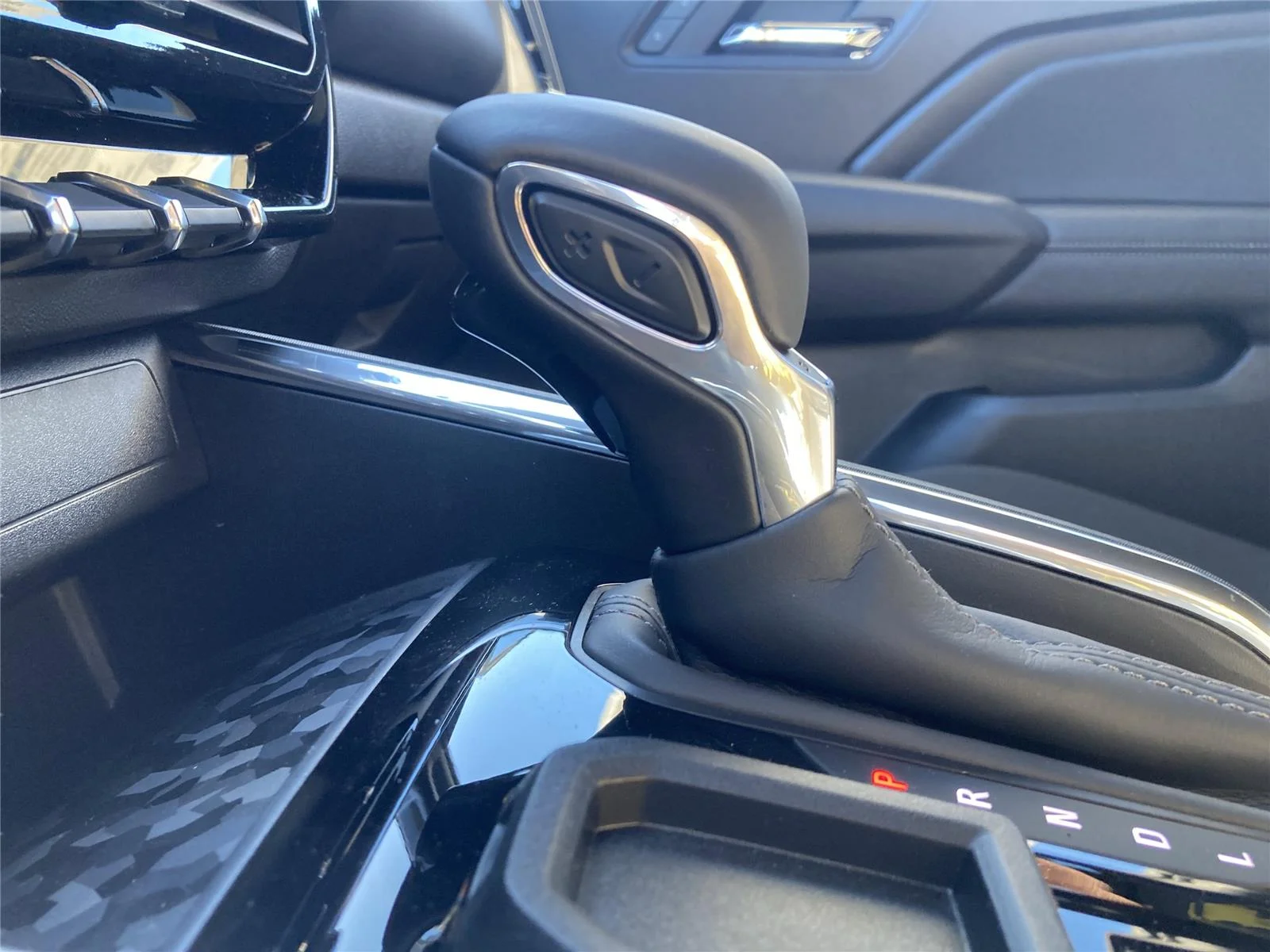 New 2026 Summit White GMC Elevation image 30