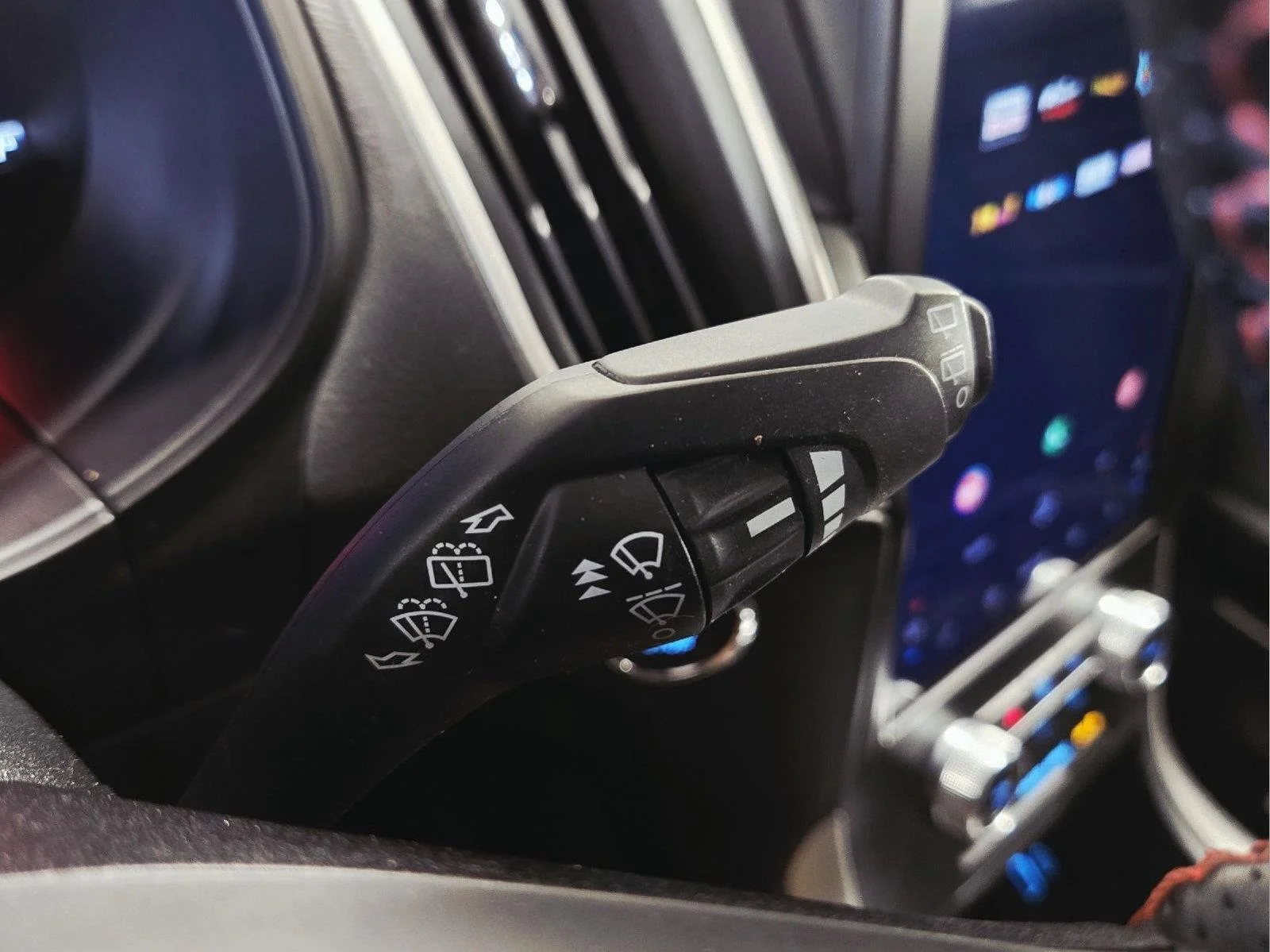 Used 2024 Atlas Blue Ford ST-Line image 23