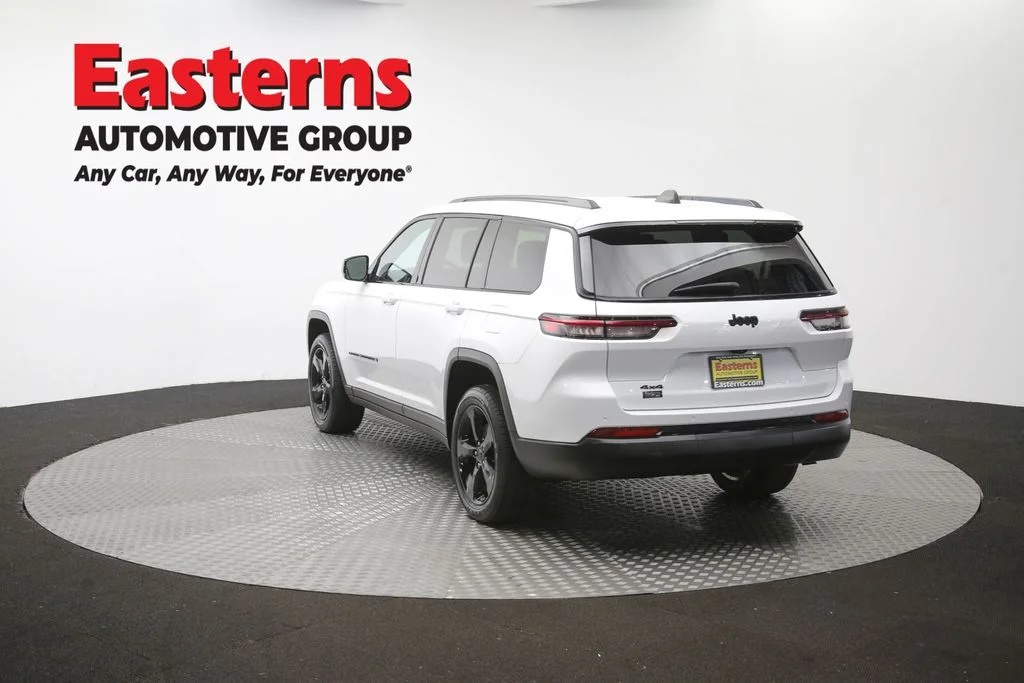 Used 2023 White Jeep Altitude image 67