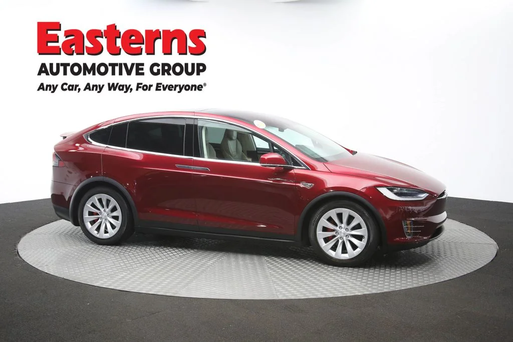 Used 2016 Red Tesla P90D image 44