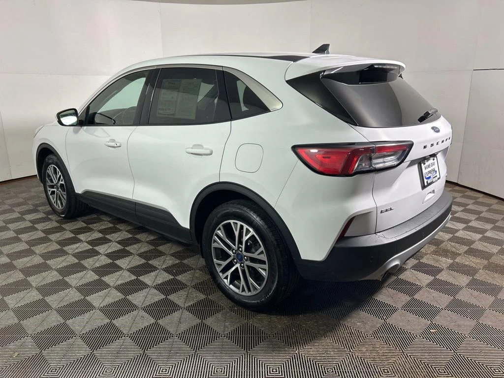 Used 2022 Oxford White Ford SEL image 10