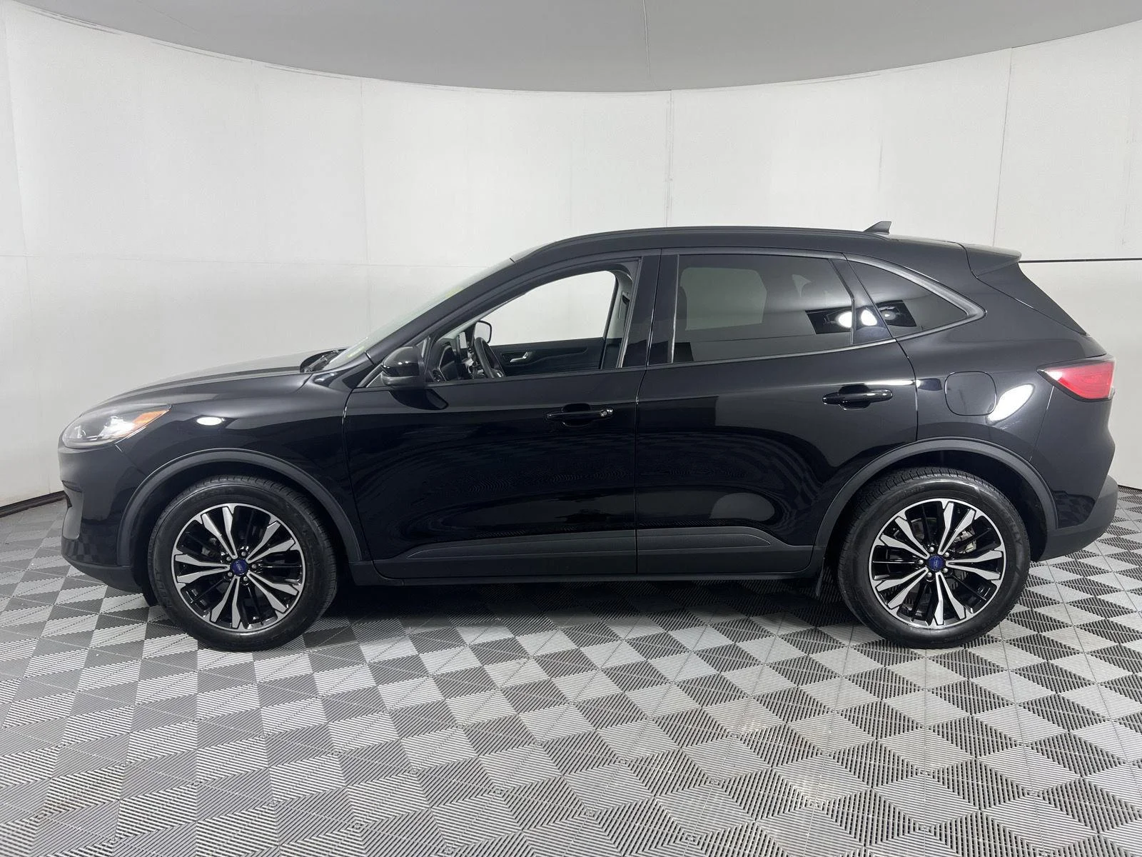Used 2022 Agate Black Ford SEL image 8