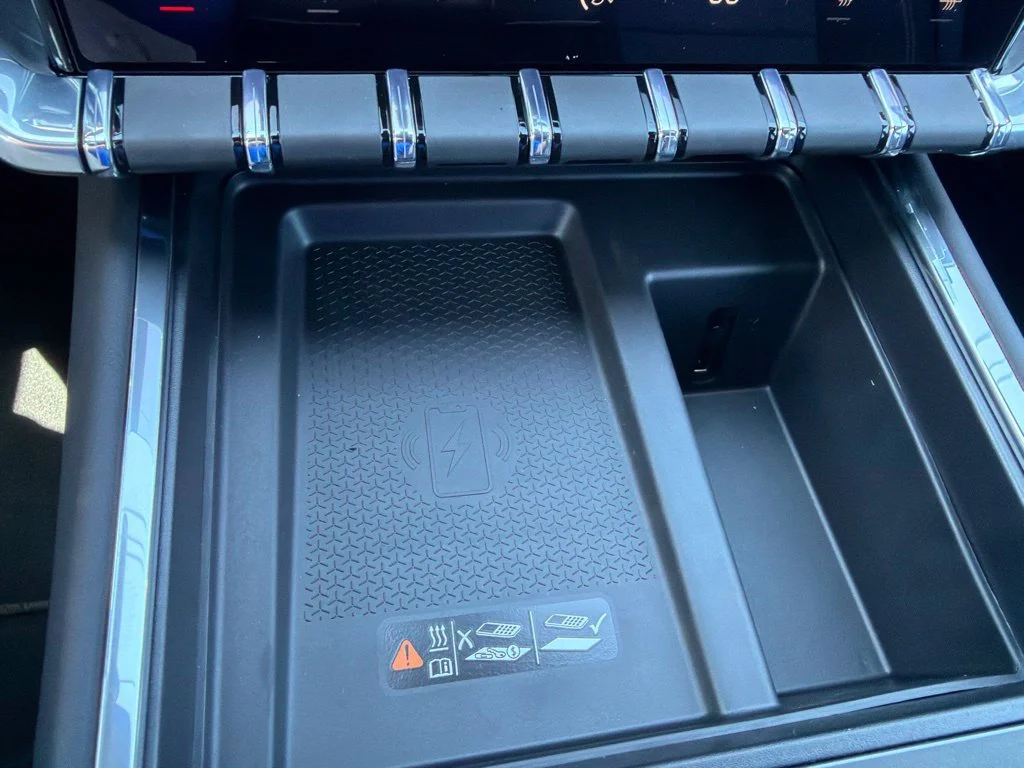 New 2027 Summit White GMC Elevation image 19