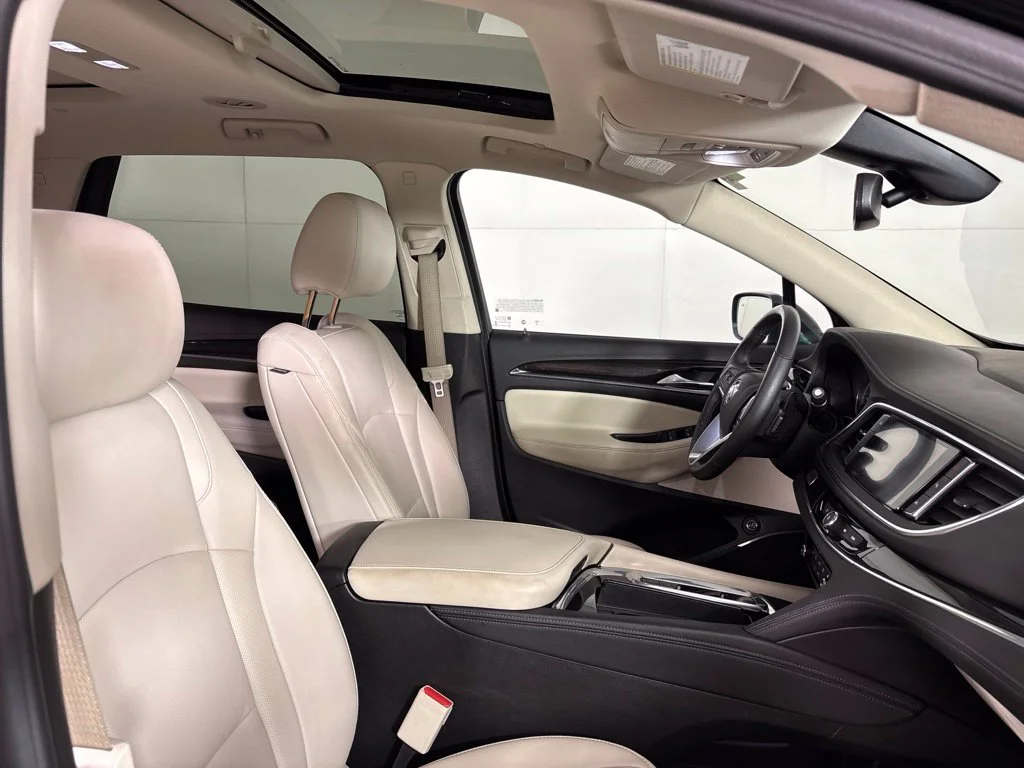 Used 2023 Black Buick Essence image 19
