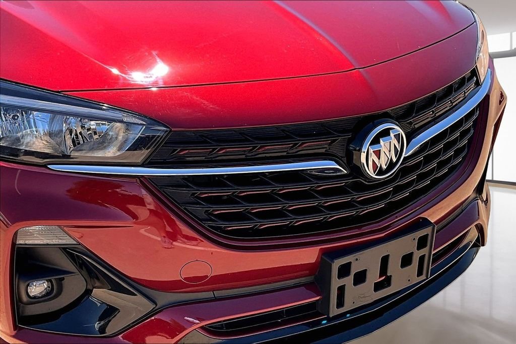 Used 2022 Red Buick Select image 30