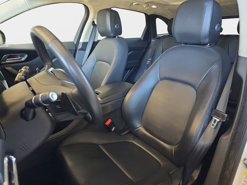 Used 2020  Jaguar 25t image 18