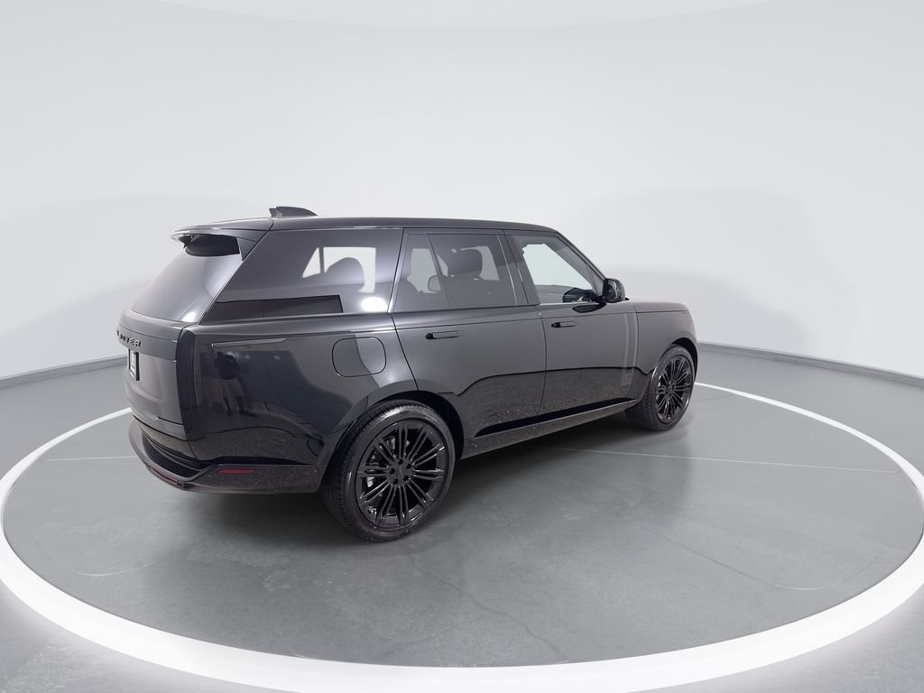 New 2026 SANTORN BLK MET Land Rover SE image 8