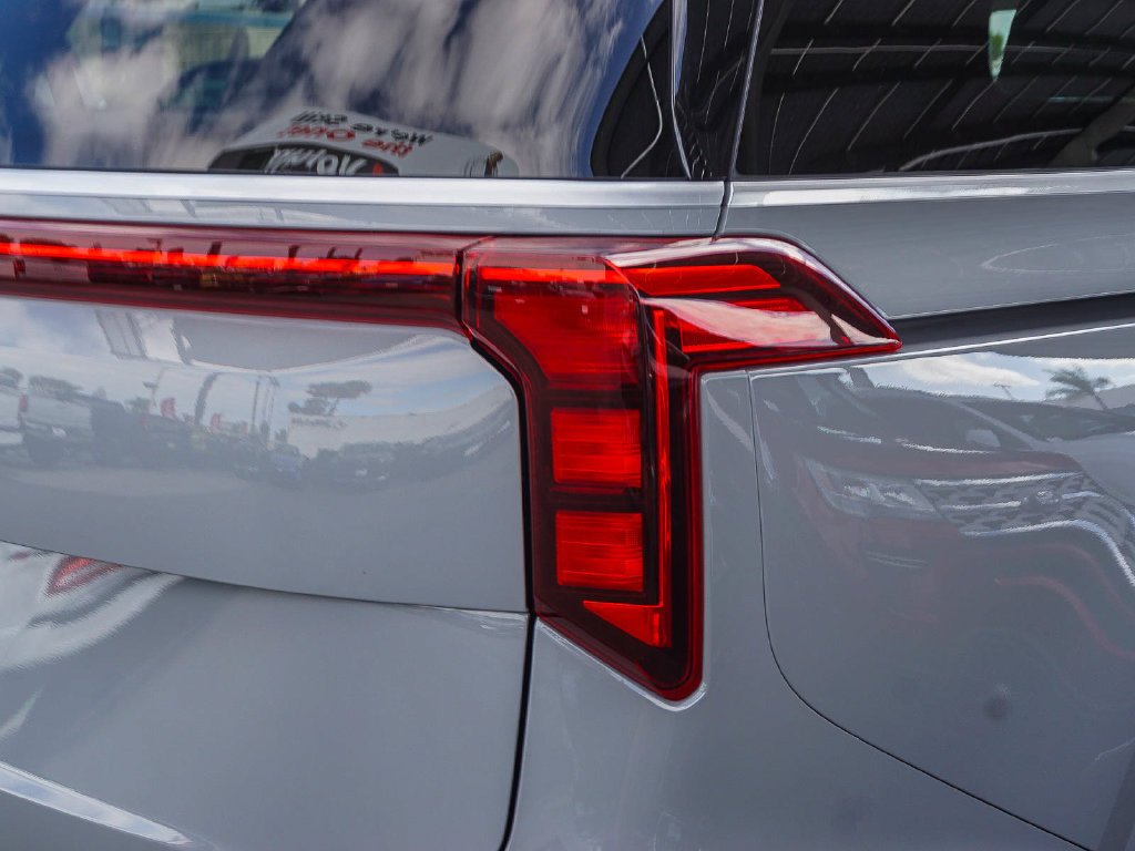 Used 2025 White Kia EX image 7