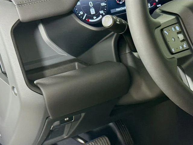New 2026 Fuji White Land Rover X-Dynamic SE image 10