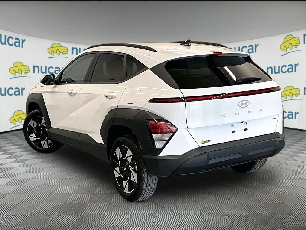 Used 2025 Atlas White Hyundai SEL image 4