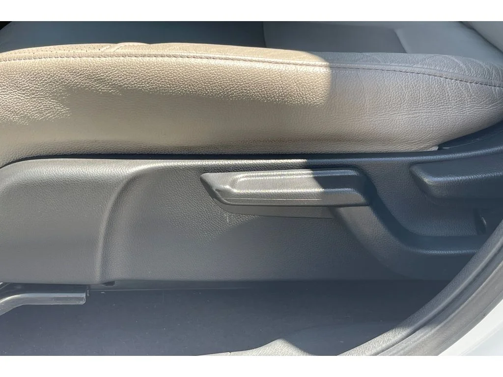 Used 2018 White Orchid Pearl Honda EX-L Navi image 14