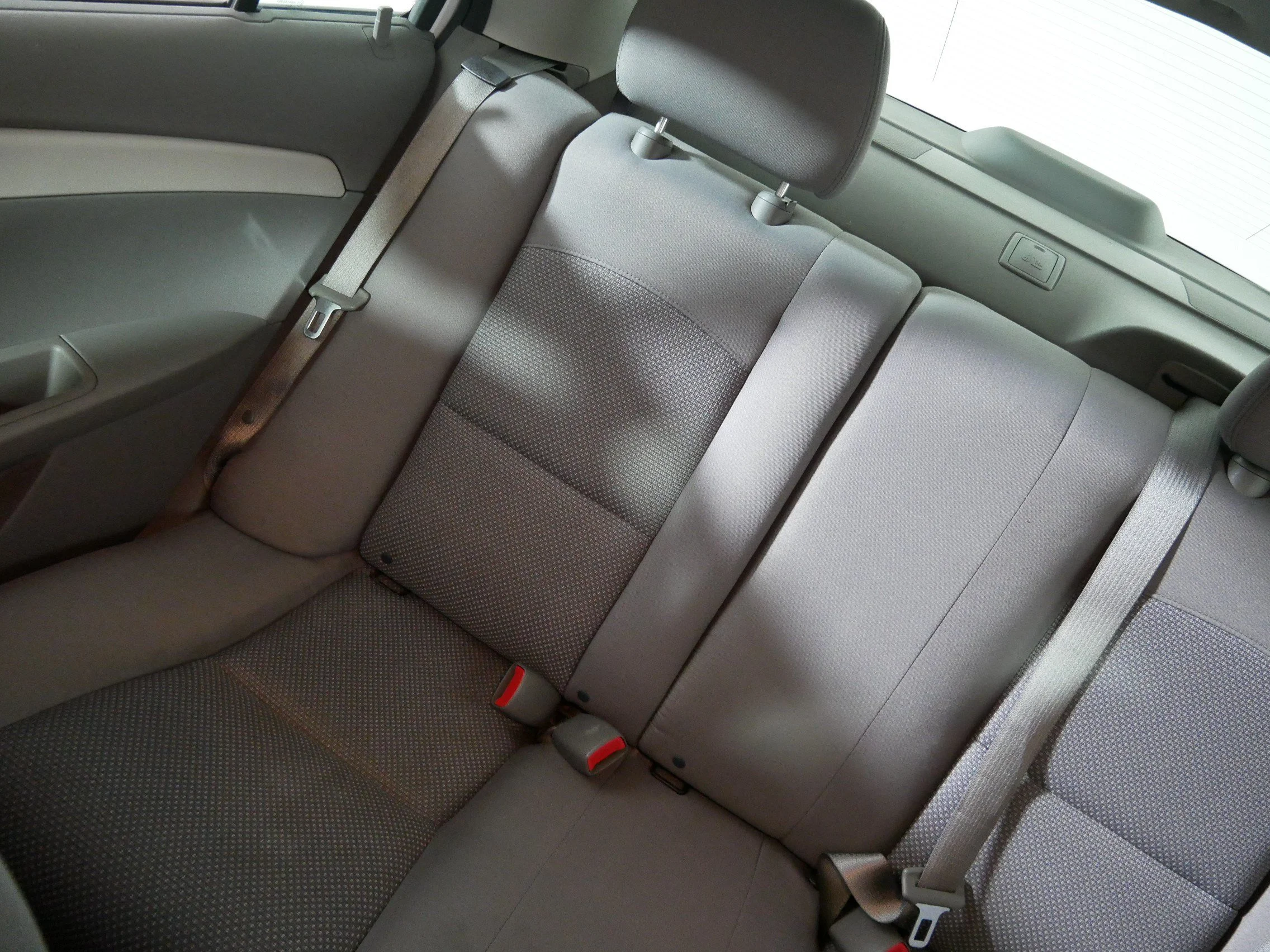 Used 2011 Summit White Chevrolet LS w/1LS image 12