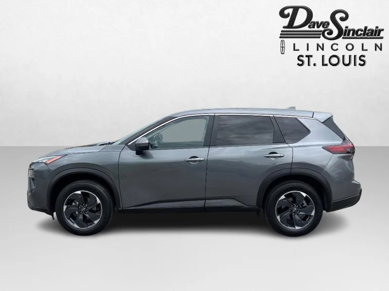 Used 2024 Gray Nissan SV image 6