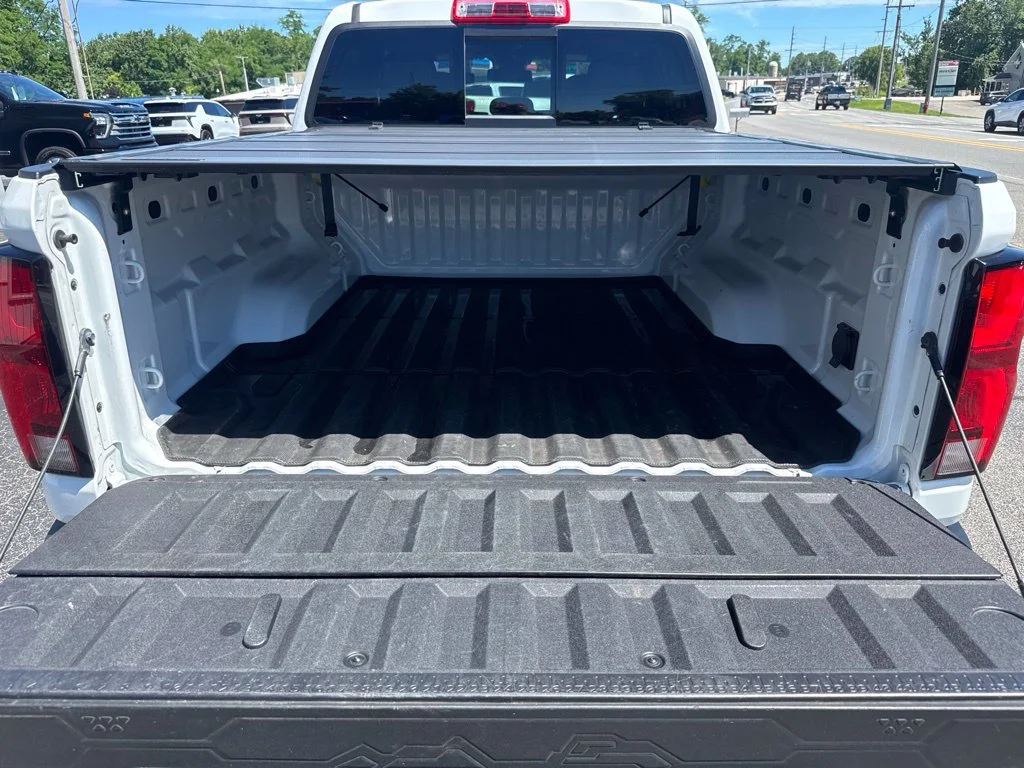 Used 2023 Summit White Chevrolet Z71 image 17