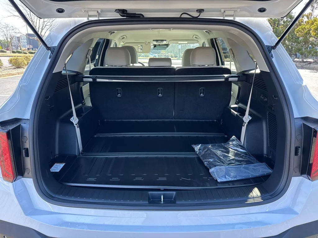 New 2026 White Kia S image 18