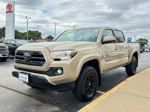 Used 2019 Quicksand Toyota SR5 image 5