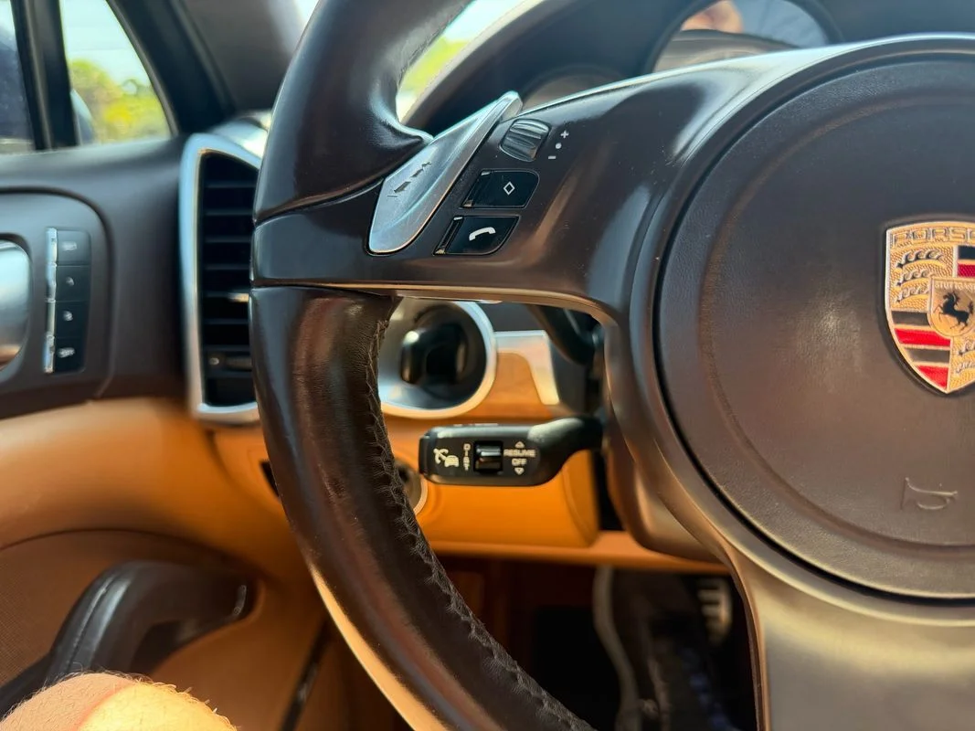 Used 2012  Porsche Turbo image 28