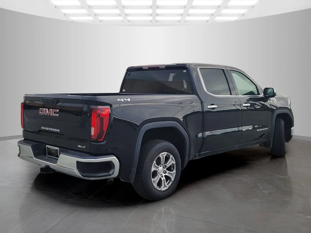 Used 2024 Onyx Black GMC SLT image 4