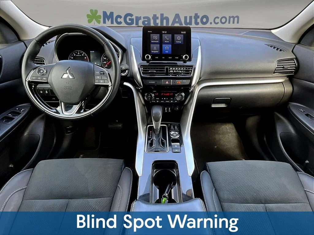 Used 2024 Blue Mitsubishi SE image 10