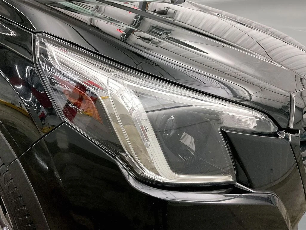 Used 2022 Black Subaru Premium image 33