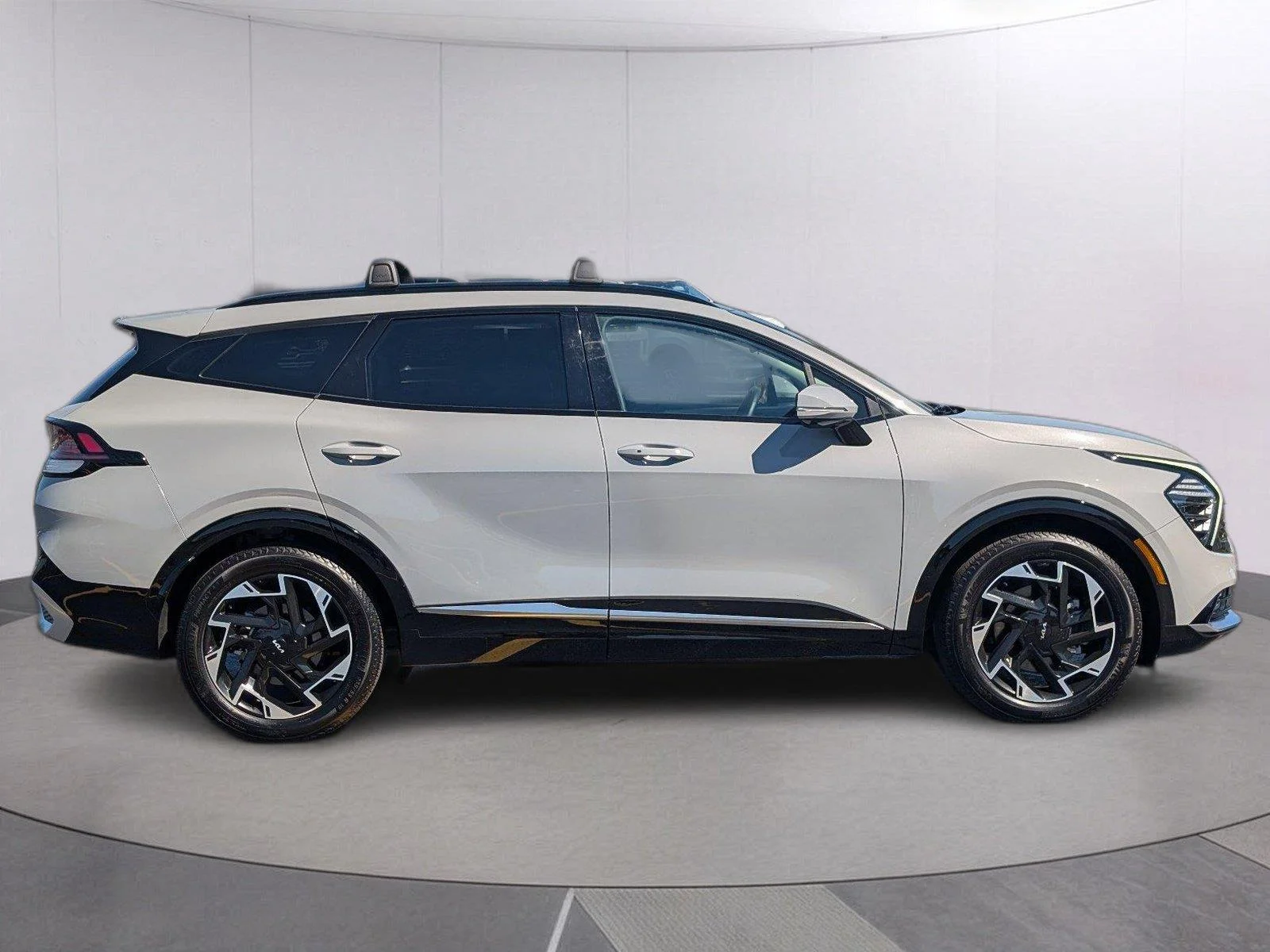 Used 2025 Wolf Gray Kia SX-Prestige image 7
