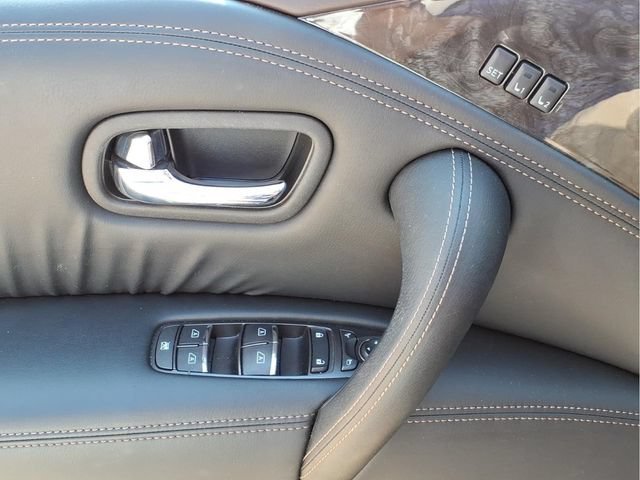 Used 2024 White Nissan Platinum 2WD image 14