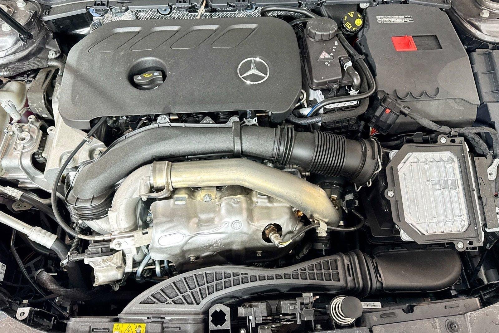 New 2026 Mountain Grey Metallic Mercedes-Benz GLB 250 image 28