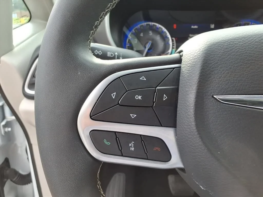 Used 2024 White Chrysler Touring L image 14