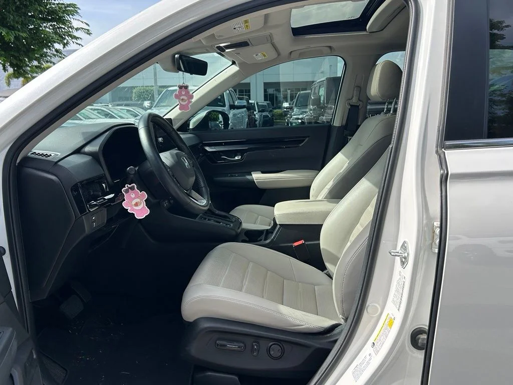 Used 2025 White Honda EX-L image 8