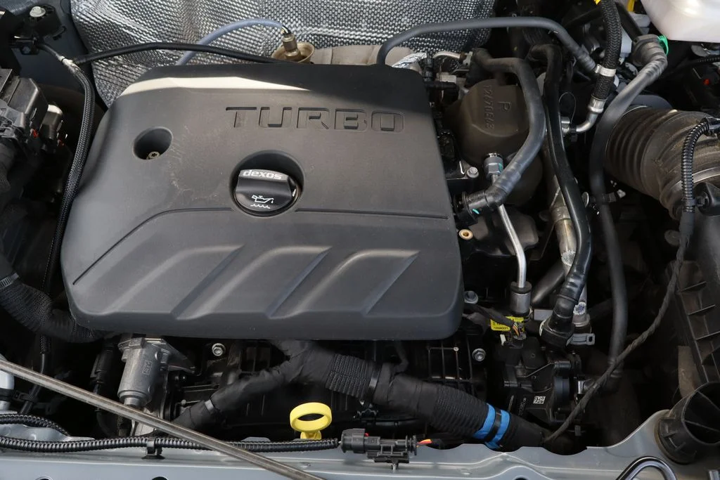 Used 2022 Gray Buick Essence image 31