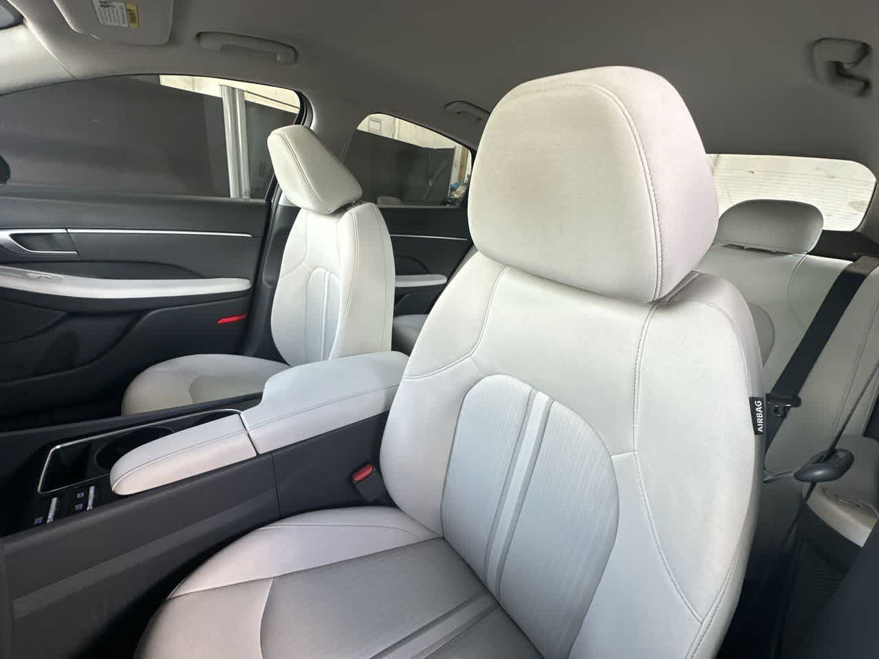 2025 Hyundai Sonata Hybrid SEL - Photo 14