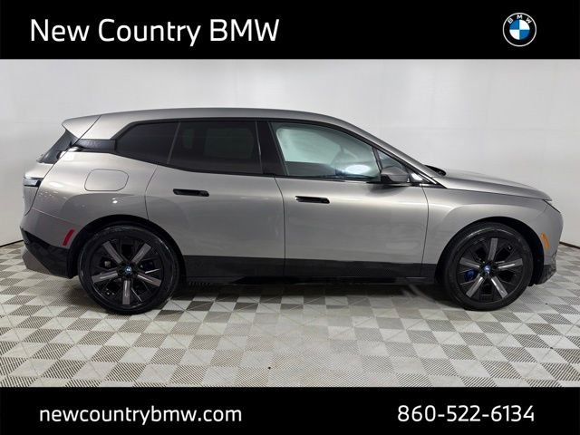 Used 2024 Gray BMW xDrive50 image 8