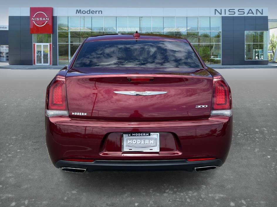 Used 2019 Velvet Red Pearlcoat Chrysler Touring image 6