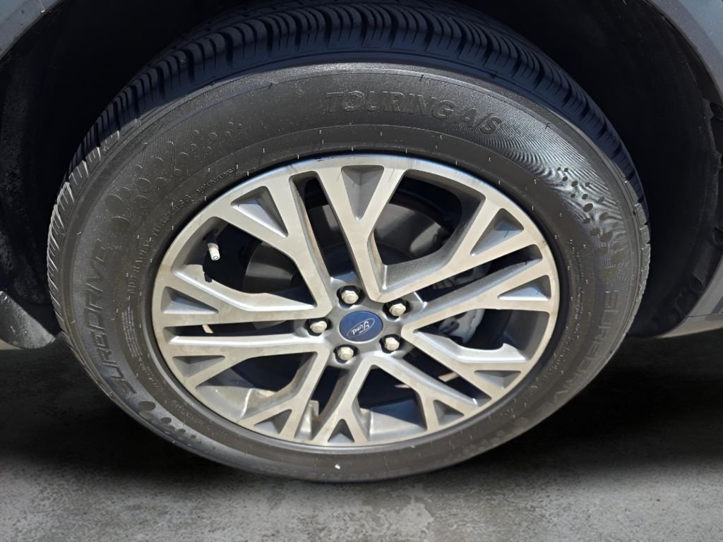Used 2022 CARBONIZED GRAY Ford SEL image 16
