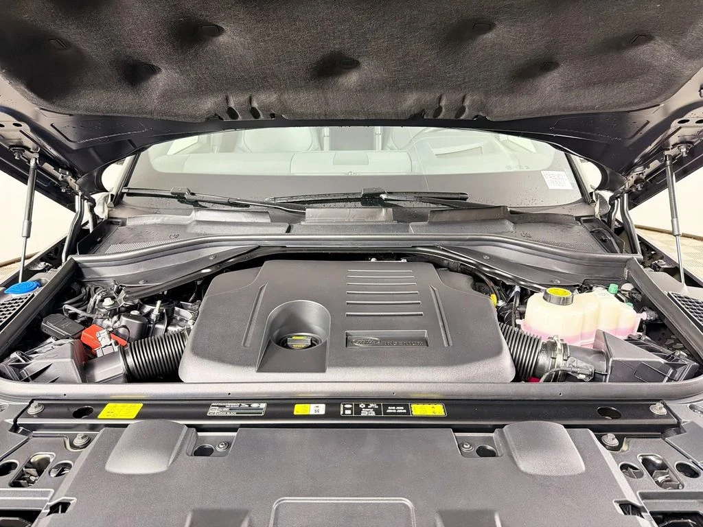 New 2026 Carpathian Grey Land Rover Dynamic SE image 32