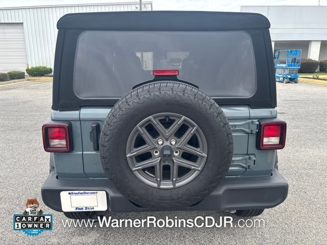 Used 2024 Gray Jeep Sport S image 7