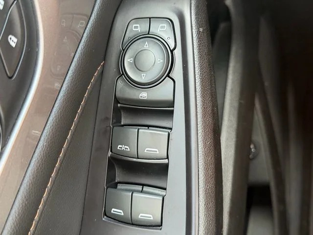 Used 2020 White Chevrolet 3LT image 34
