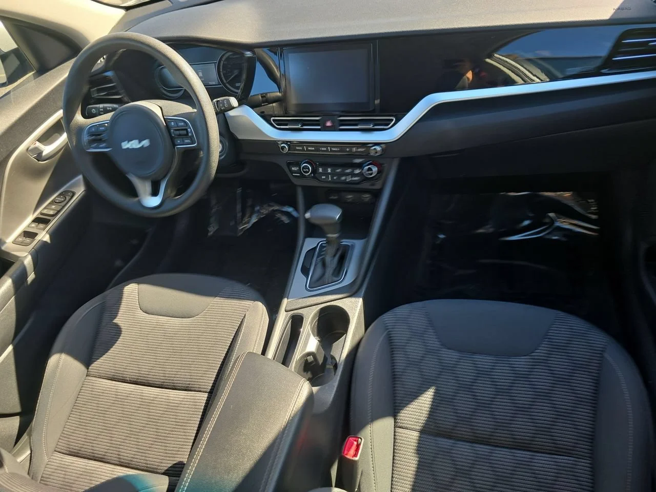 Used 2022 Gray Kia LX image 28