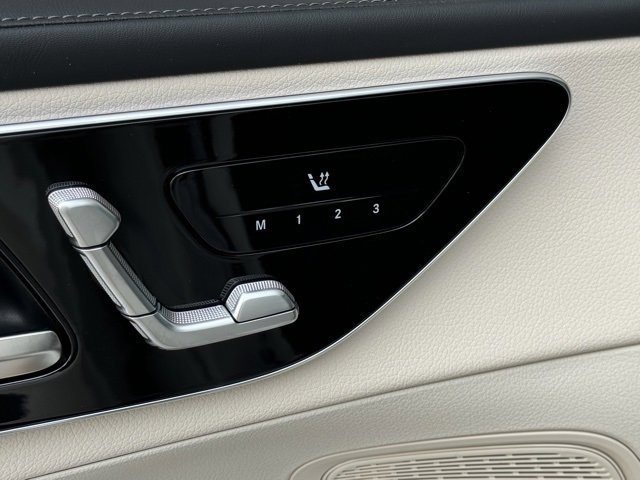 New 2025 Polar White Mercedes-Benz GLC 300 image 41