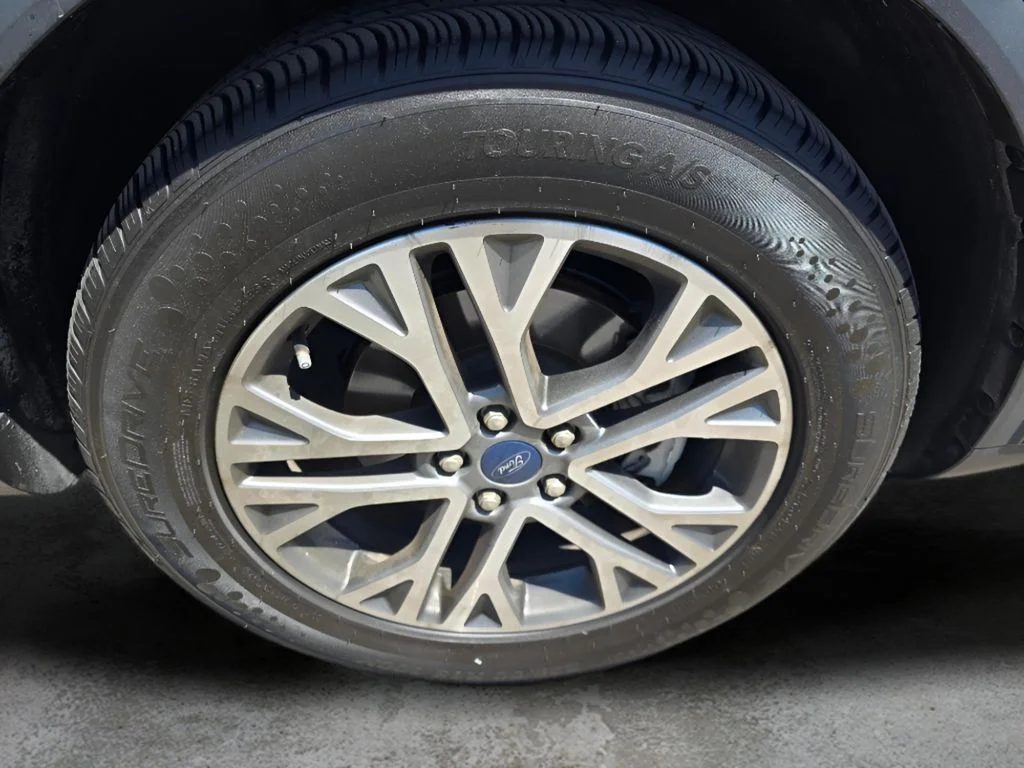 Used 2022 CARBONIZED GRAY Ford SEL image 16