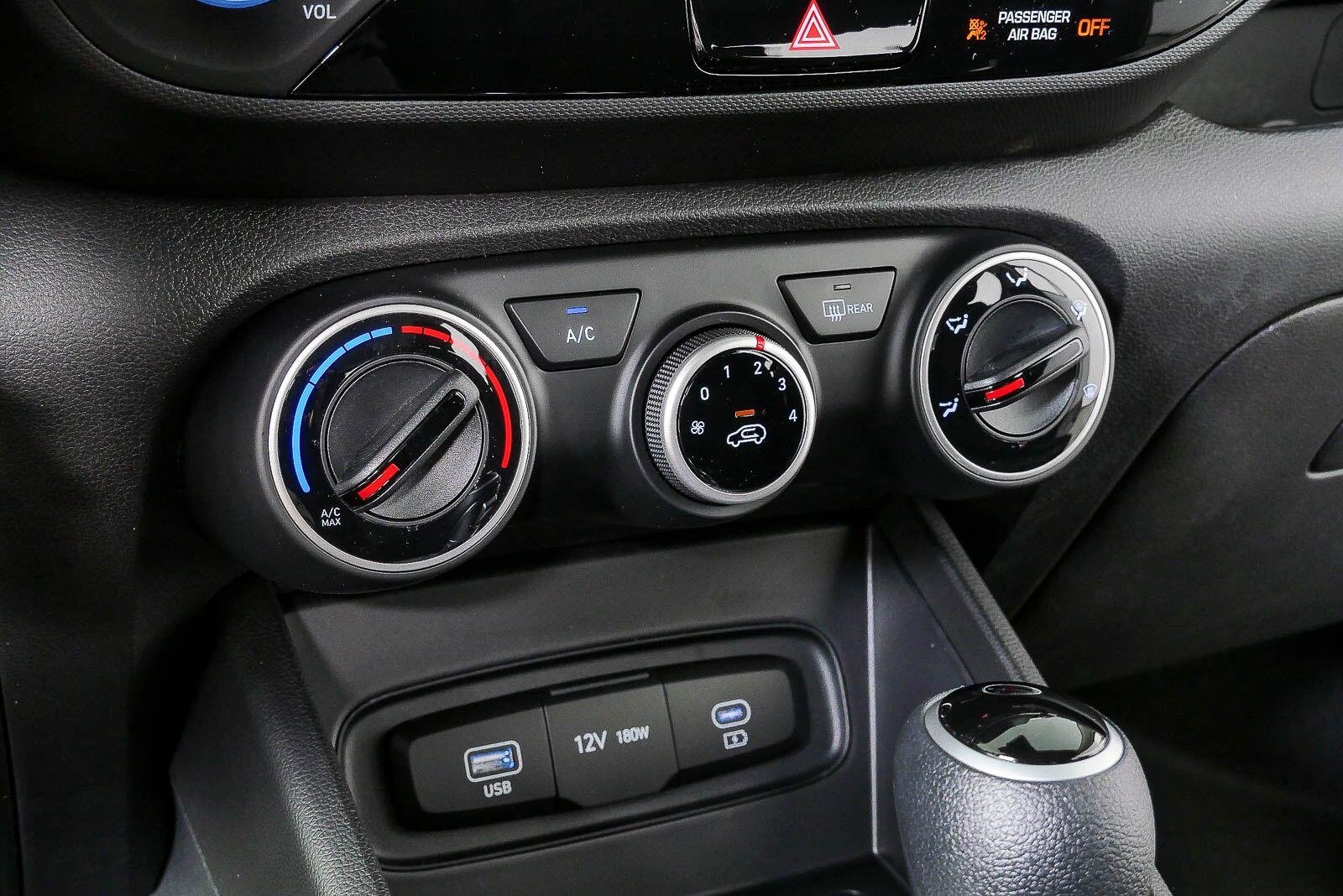 New 2026 Onyx Black Hyundai SE image 15