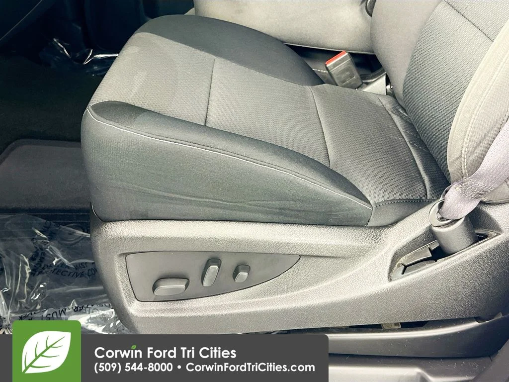 Used 2017 White Chevrolet LT image 20