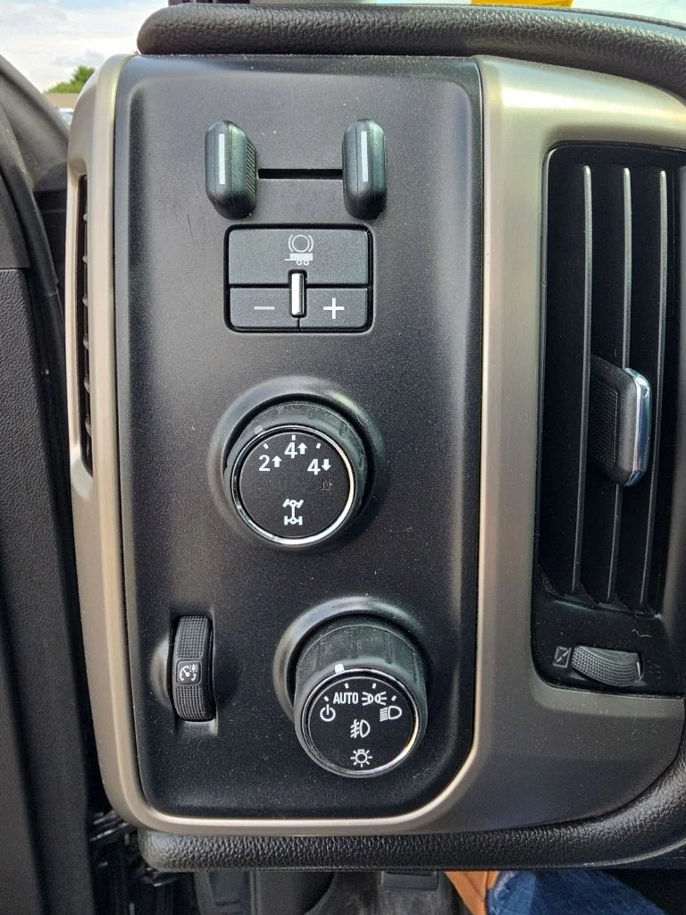 2015 GMC Sierra 3500 Denali HD Denali - Photo 19