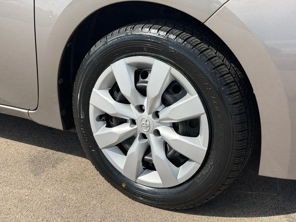 Used 2016 Brown Toyota LE image 23