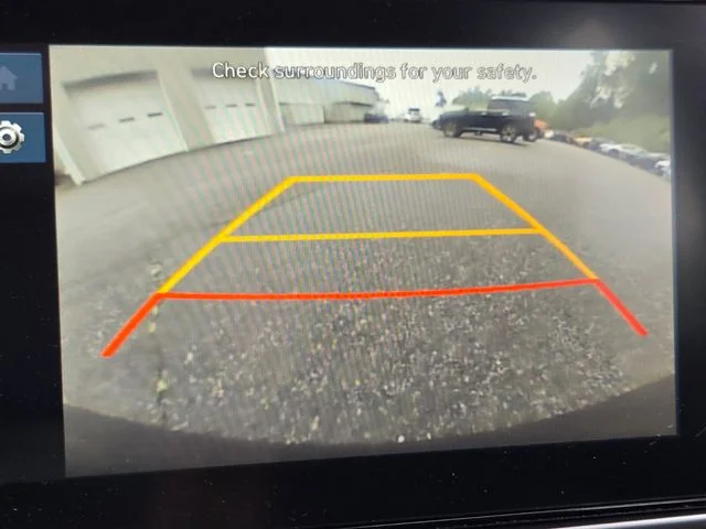 Used 2025 White Hyundai SEL image 31